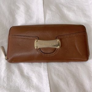 Michael Kors Large three Quarter zip Leather wallet